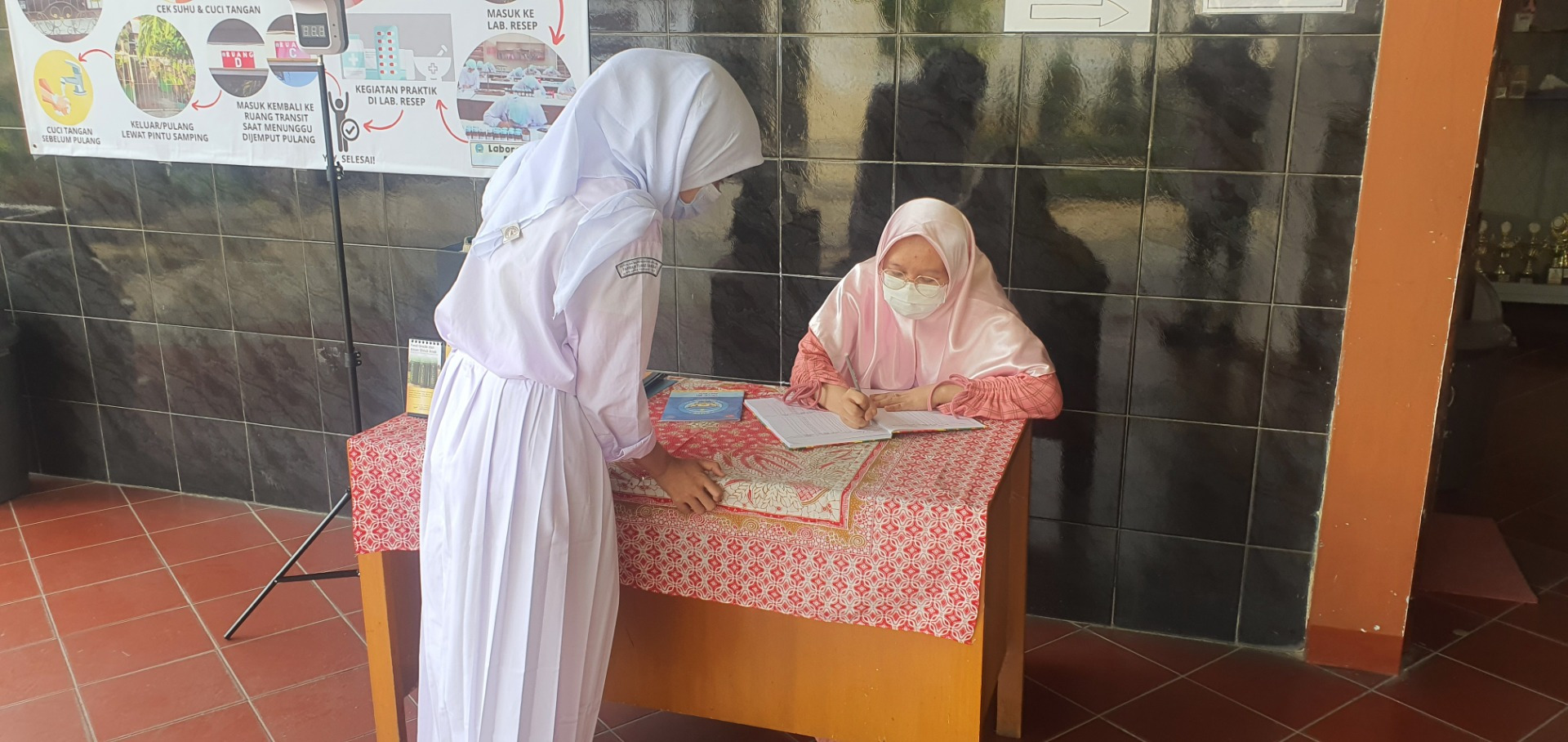 Foto 8 kegiatan PTM Terbatas