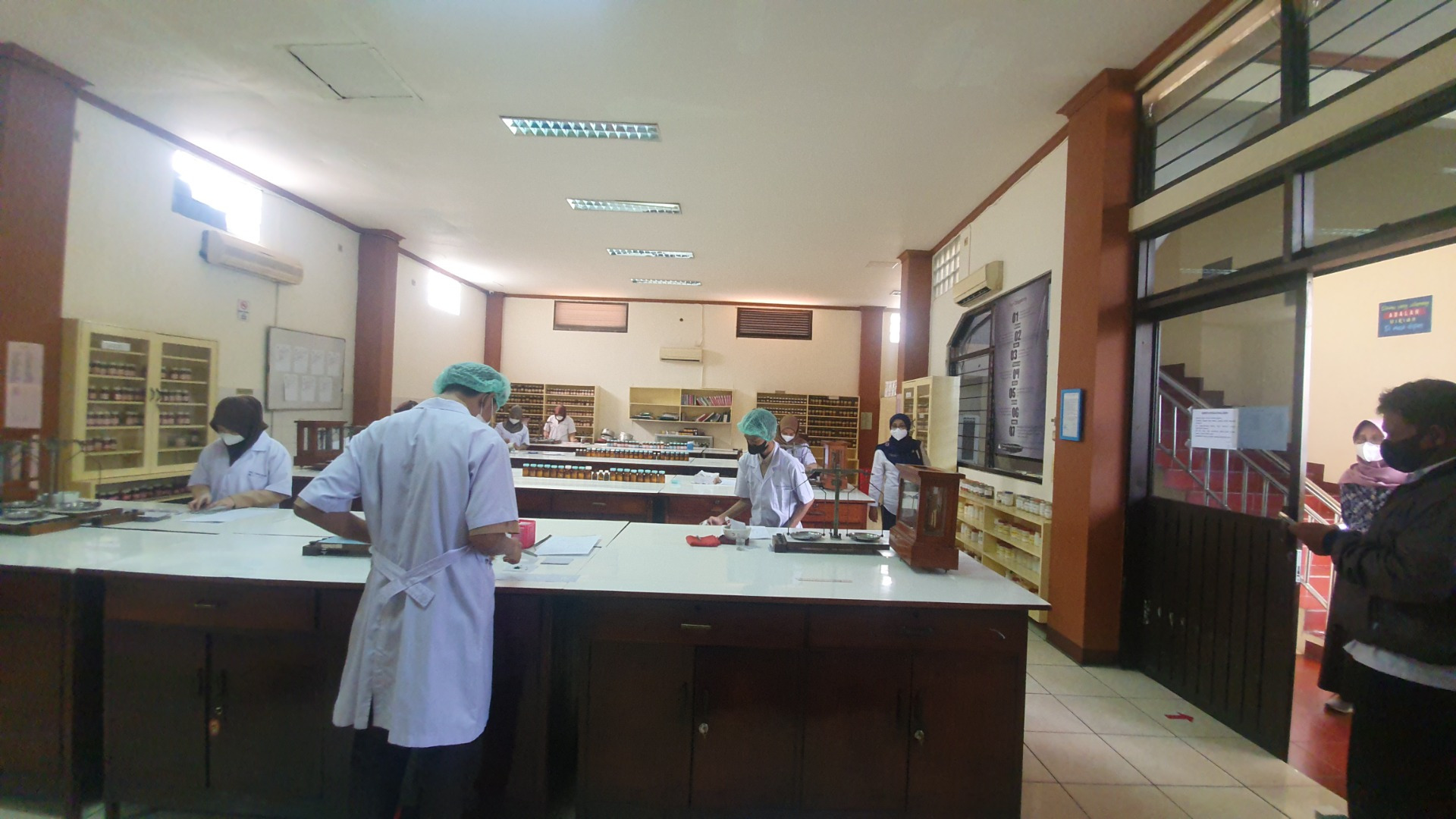 Foto 9 kegiatan PTM Terbatas Hari Pertama